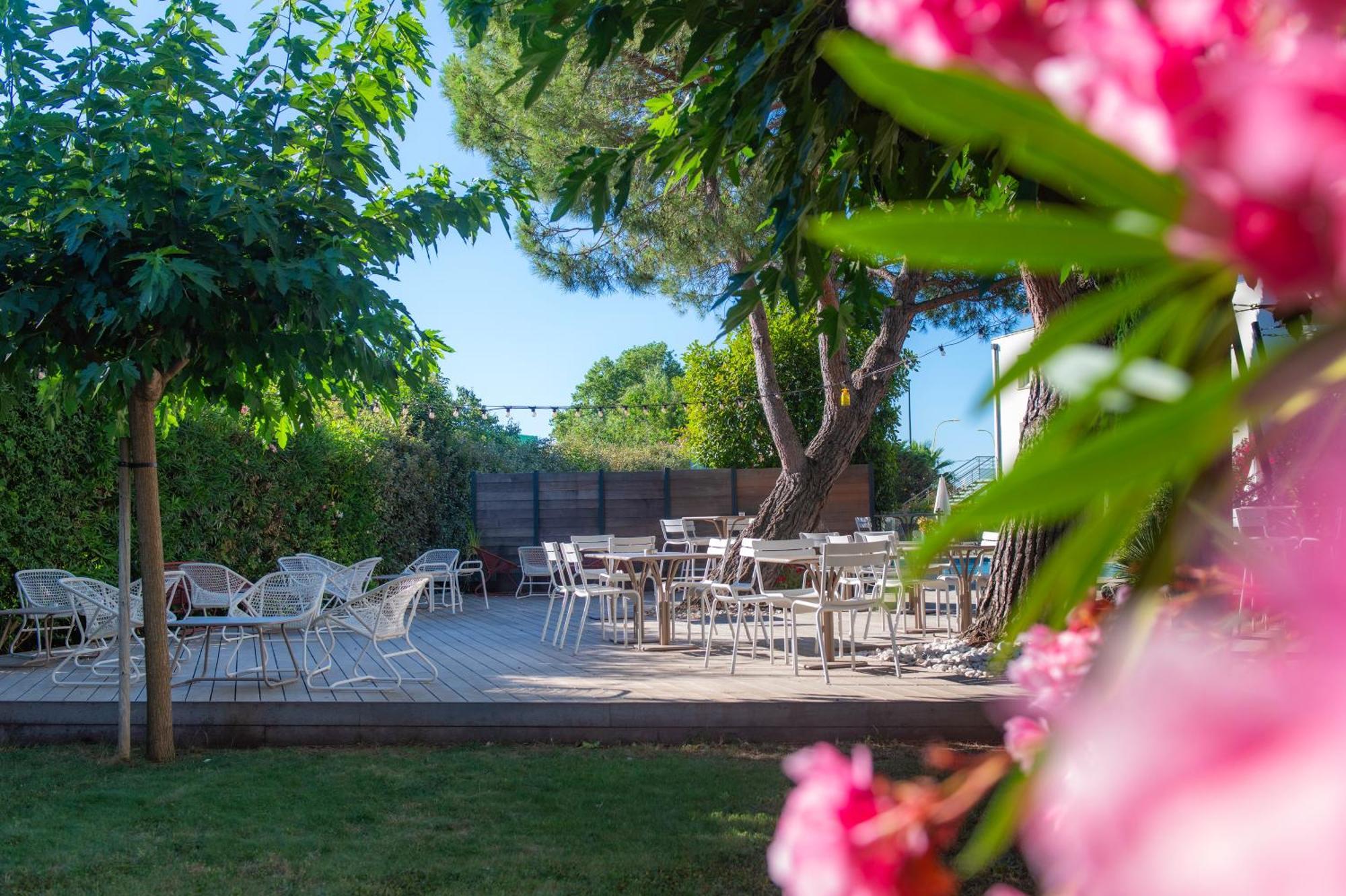 Kyriad Montpellier Est - Lunel Lunel  Exteriér fotografie